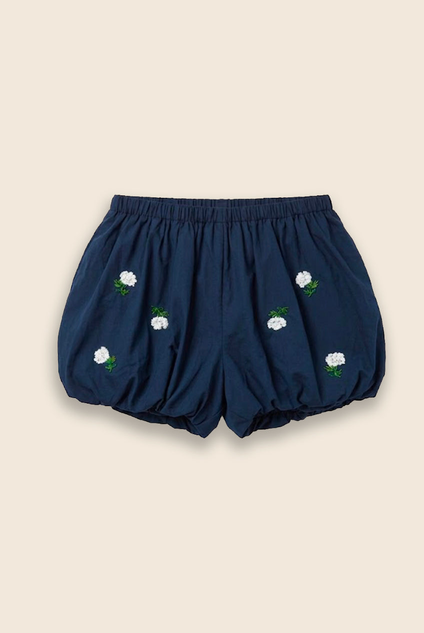 Ballon style shorts with embroidered flowers