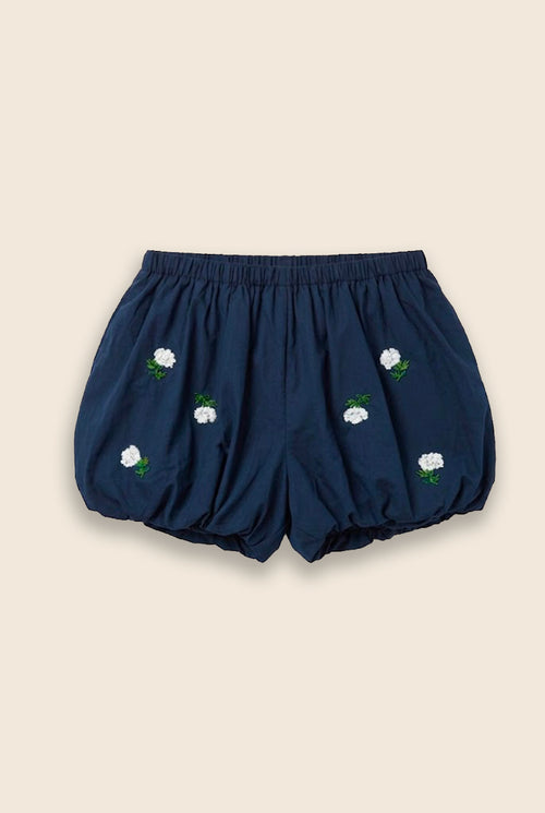 Ballon style shorts with embroidered flowers